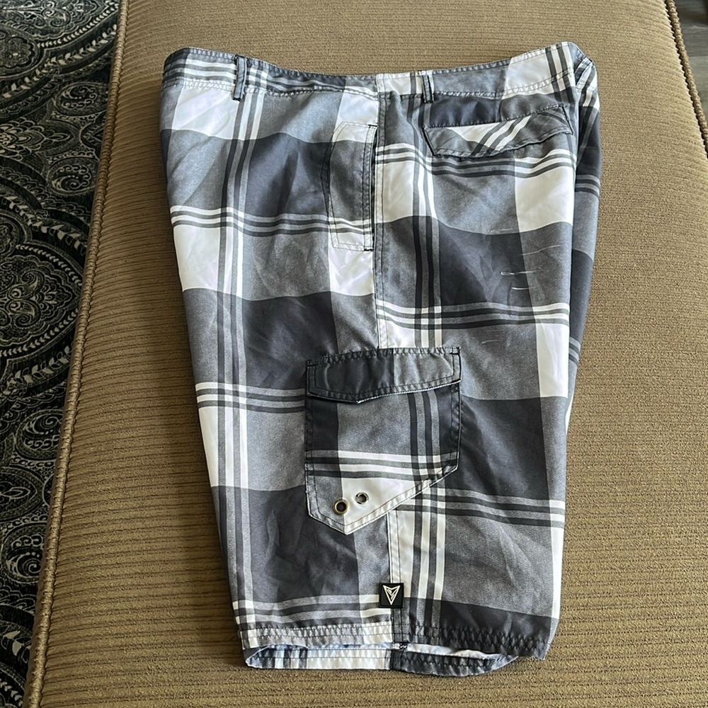 Univibe Mens shorts, gray, black and white plaid, size 38